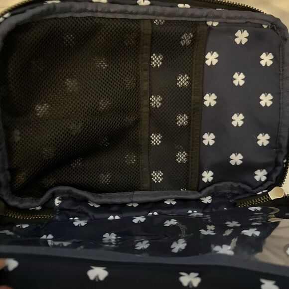 Lucky Brand Tolietry Bag Pre Loved In Great Condition - Picture 4 of 5